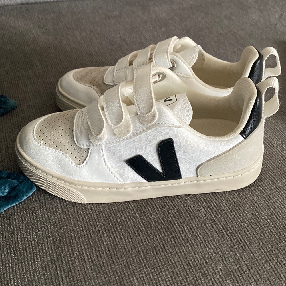Veja boys athletic shoes